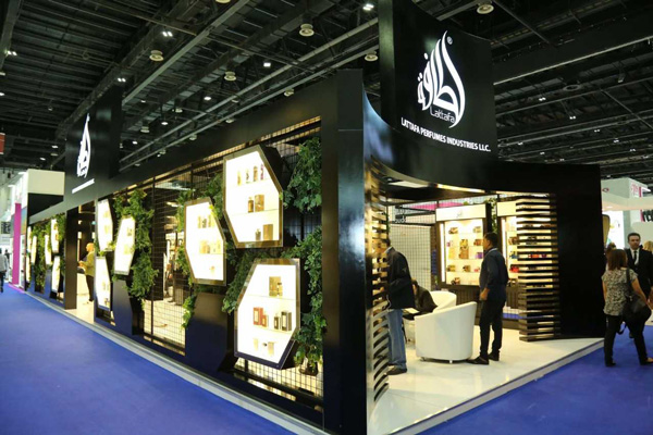 چگونه در نمایشگاه غرفه بگیریم؟ آرناسازه همراه شما در طراحی و ساخت غرفه نمایشگاهی